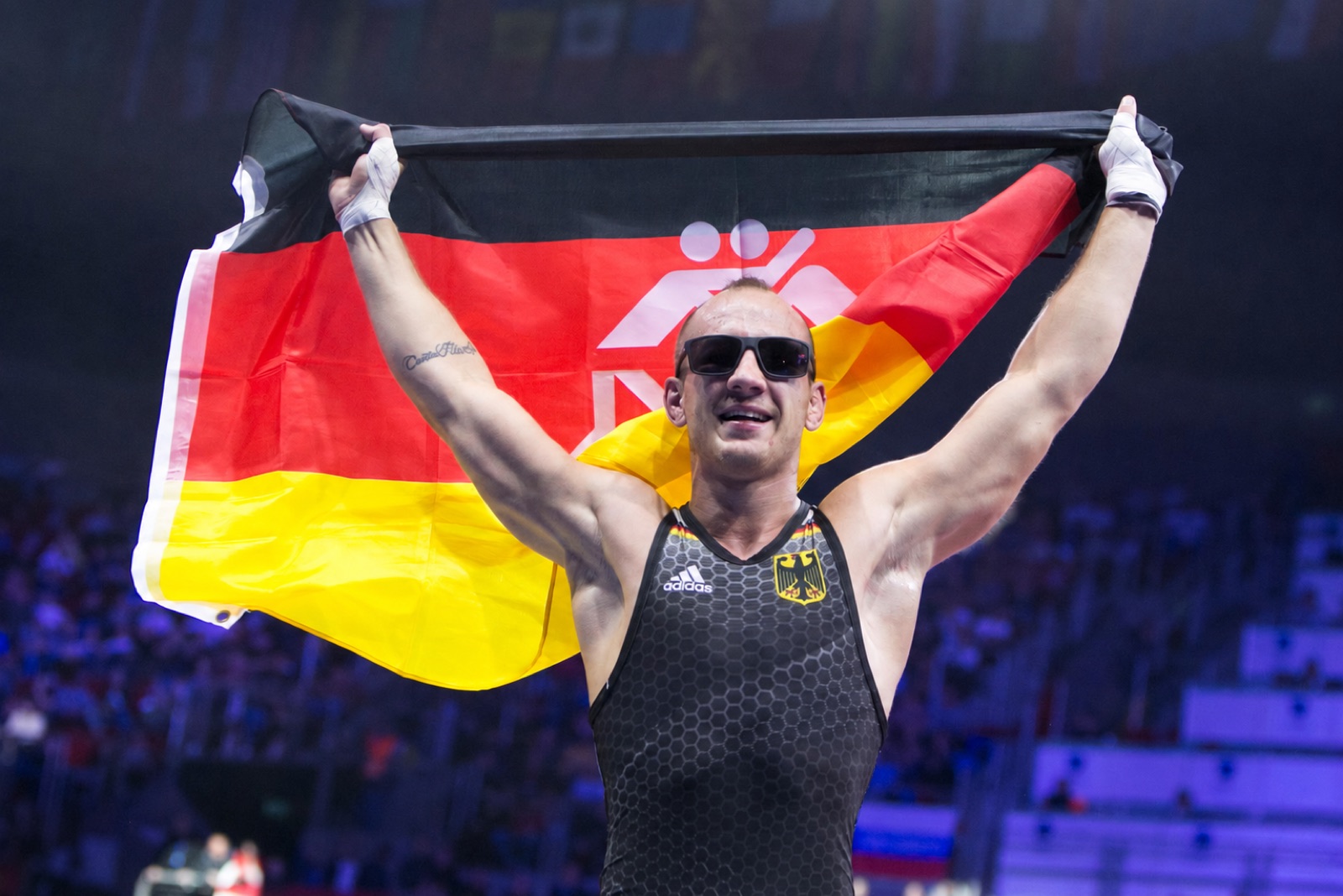 Frank Stäbler mit deutscher Flagge