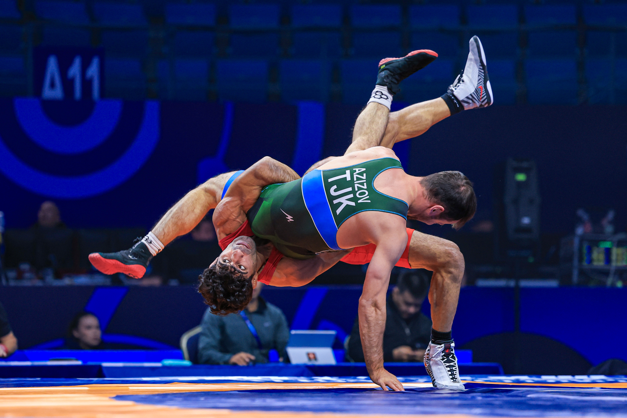 Griechisch-römisch, 60 kg: Abdolmohammad Mohammad Papi (GER) gegen Aslamjon Azizov (TJK)